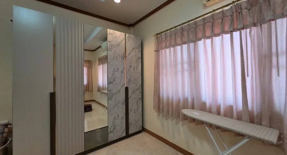 For rent 4 bedrooms house in Jomtien, Pattaya