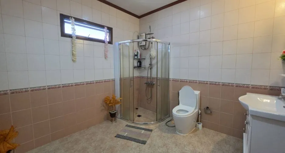 For rent 4 bedrooms house in Jomtien, Pattaya