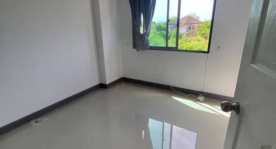 Casa adosada en alquiler de 4 habitaciones en Cha Am, Phetchaburi