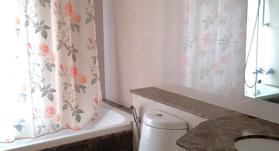 For rent 2 bedrooms condo in Watthana, Bangkok