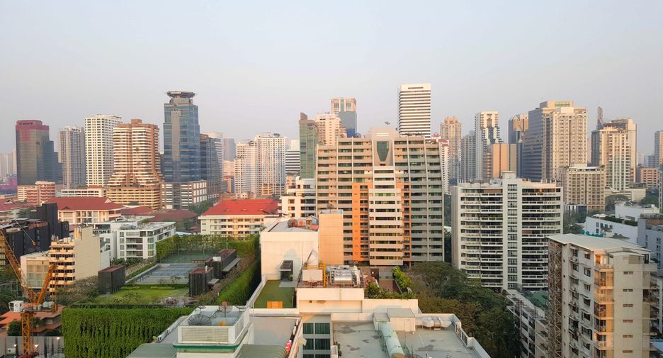 For rent 2 bedrooms condo in Watthana, Bangkok