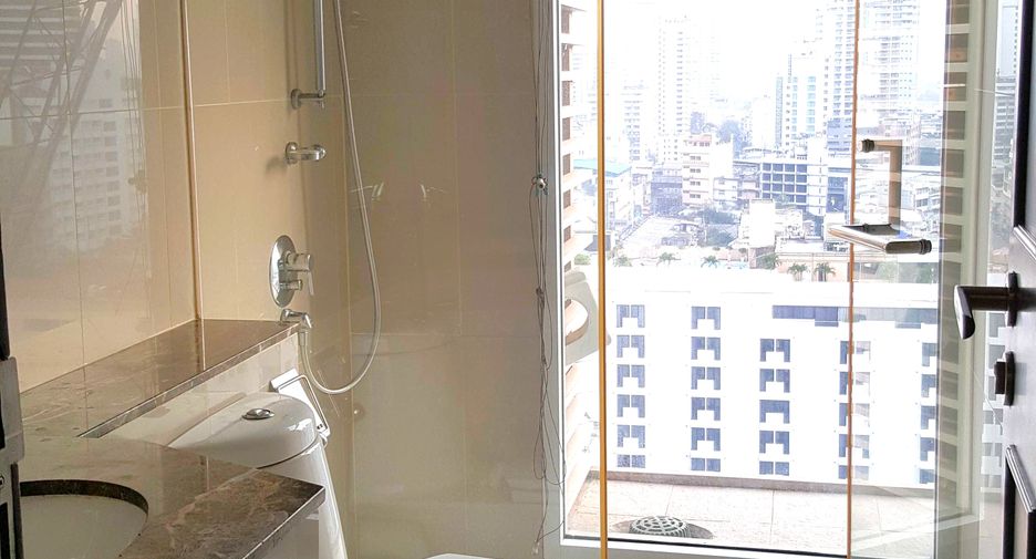 For rent 2 bedrooms condo in Watthana, Bangkok