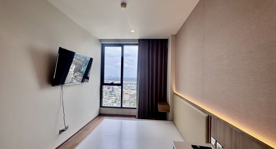 For rent 2 bedrooms condo in Khlong Toei, Bangkok
