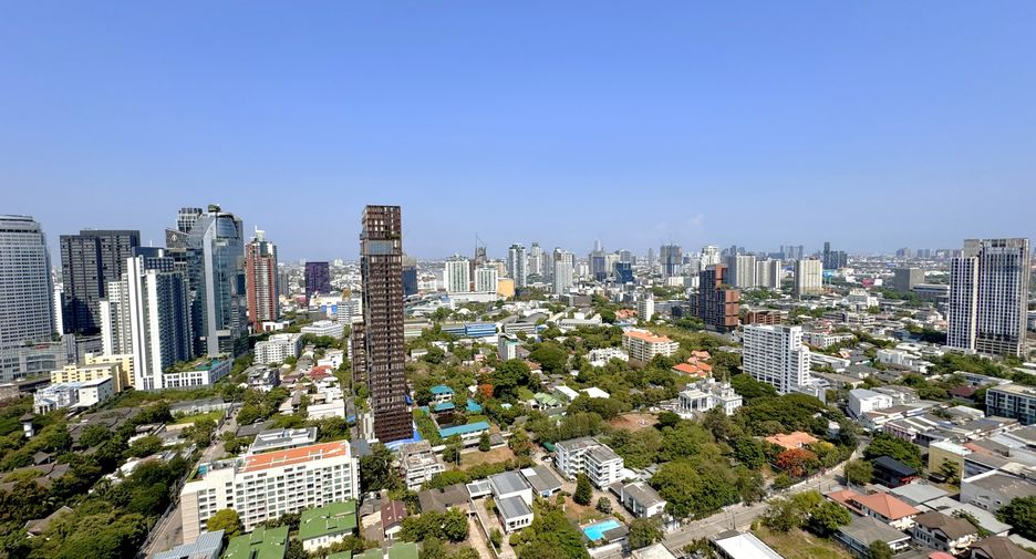 For rent 2 bedrooms condo in Khlong Toei, Bangkok