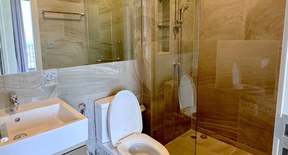 For rent 2 bedrooms condo in Khlong Toei, Bangkok
