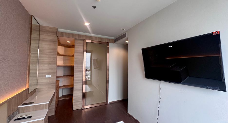 For rent 2 bedrooms condo in Khlong Toei, Bangkok