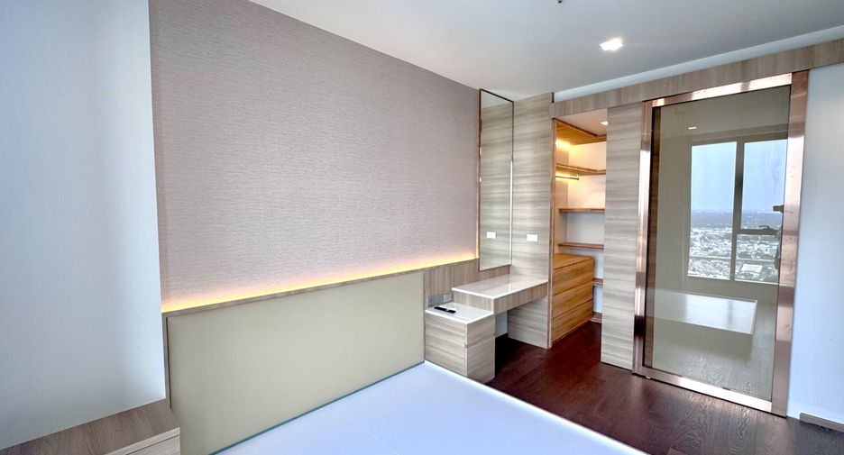 For rent 2 bedrooms condo in Khlong Toei, Bangkok