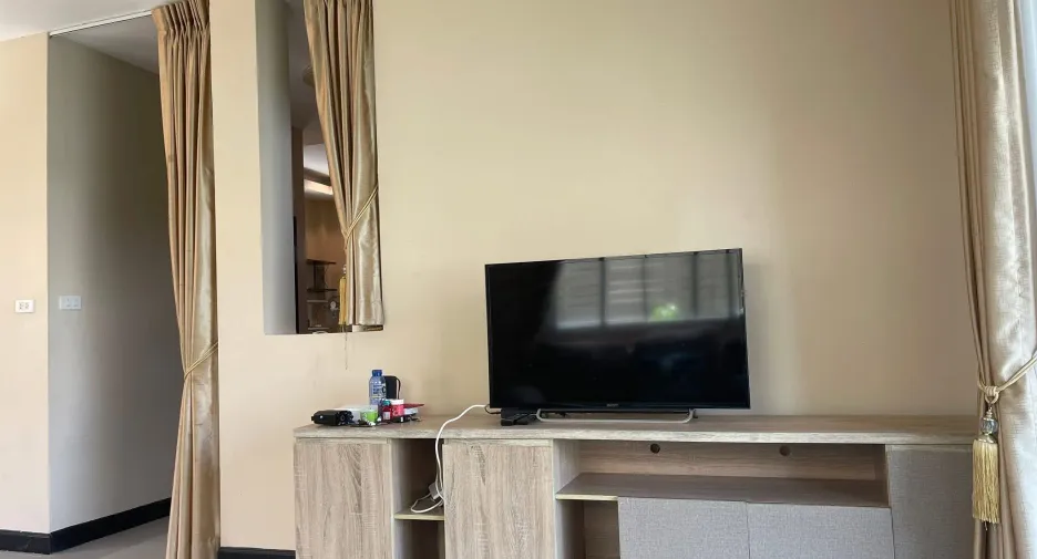 For rent 3 bedrooms townhouse in Khlong Sam Wa, Bangkok