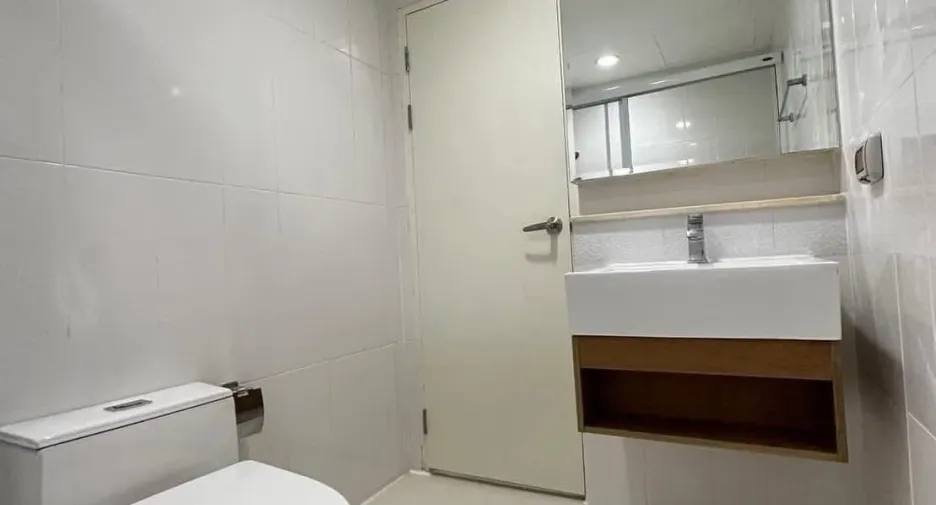 For rent 3 bedrooms townhouse in Chom Thong, Bangkok