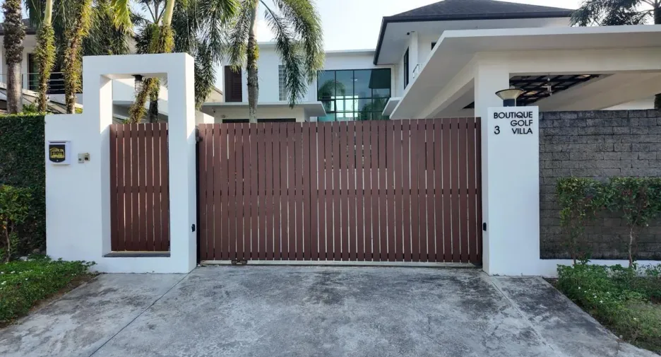 For sale 5 bedrooms villa in Kathu, Phuket