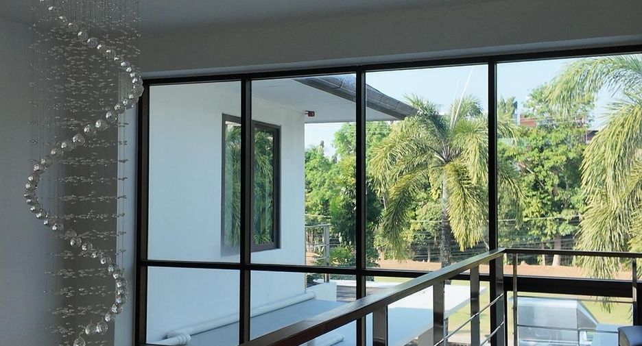 For sale 5 bedrooms villa in Kathu, Phuket