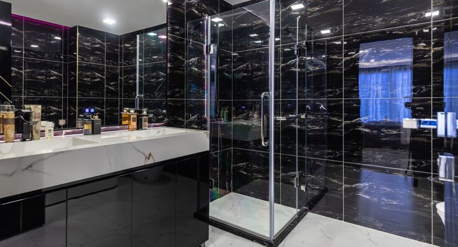 For sale 2 bedrooms condo in South Pattaya, Pattaya