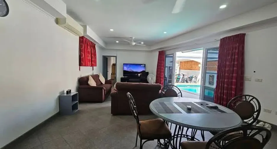 For sale 2 bedrooms villa in East Pattaya, Pattaya