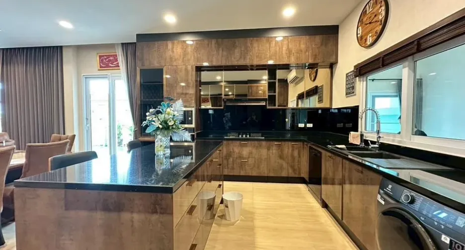For sale 3 bedrooms villa in East Pattaya, Pattaya