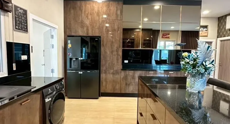 For sale 3 bedrooms villa in East Pattaya, Pattaya
