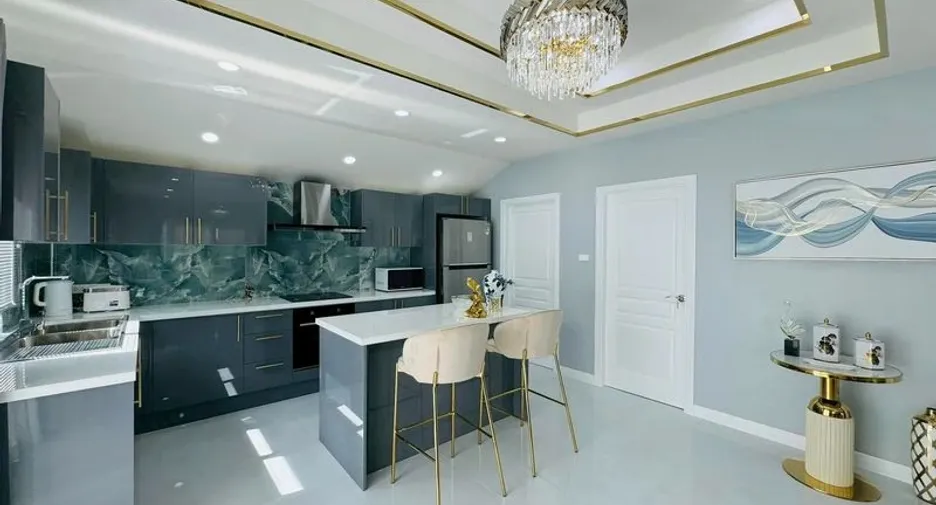 For sale 4 bedrooms villa in North Pattaya, Pattaya