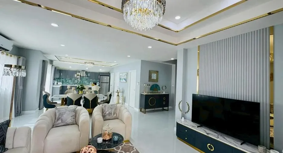 For sale 4 bedrooms villa in North Pattaya, Pattaya