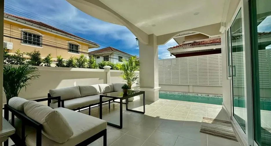 For sale 4 bedrooms villa in North Pattaya, Pattaya
