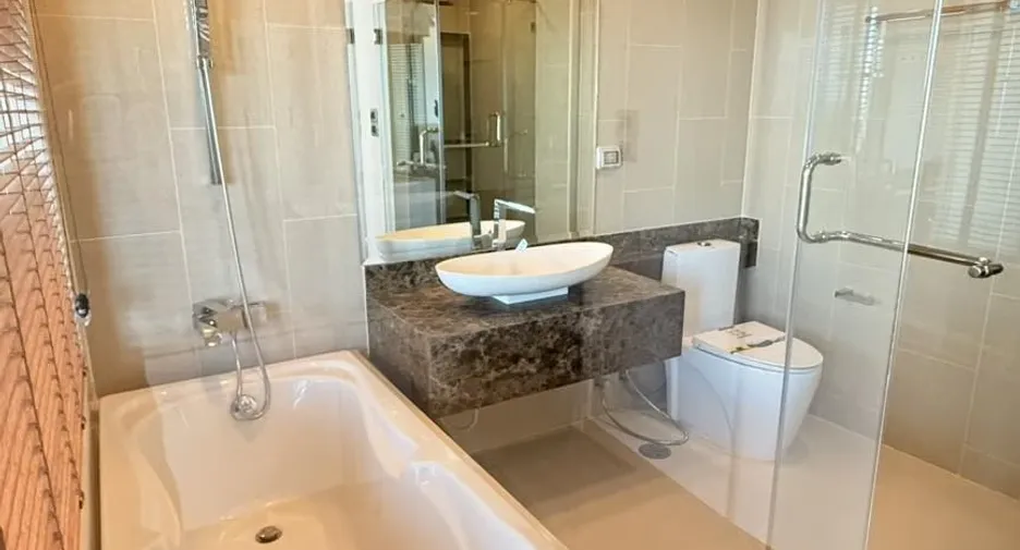 For sale 2 bedrooms condo in Pratumnak, Pattaya