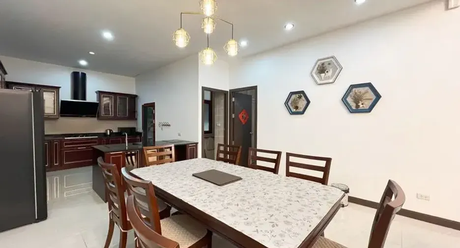 Villa en venta de 3 habitaciones en Bang Lamung, Chonburi