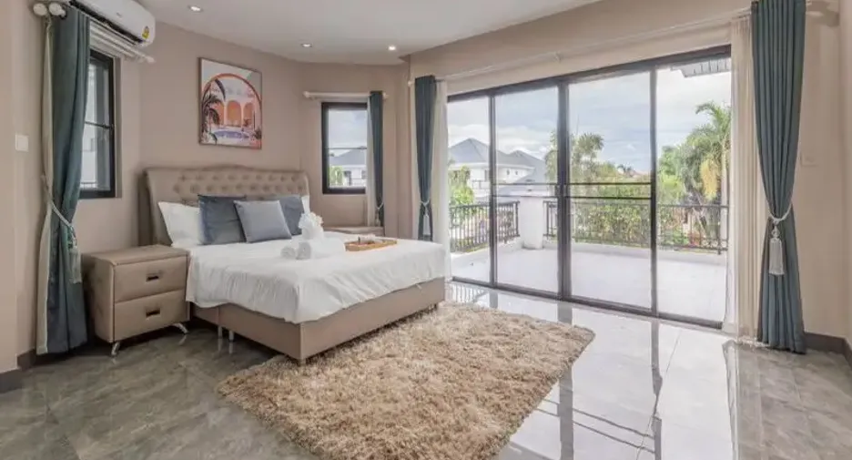 Villa zum Kauf mit 4 Zimmer in Huay Yai, Pattaya