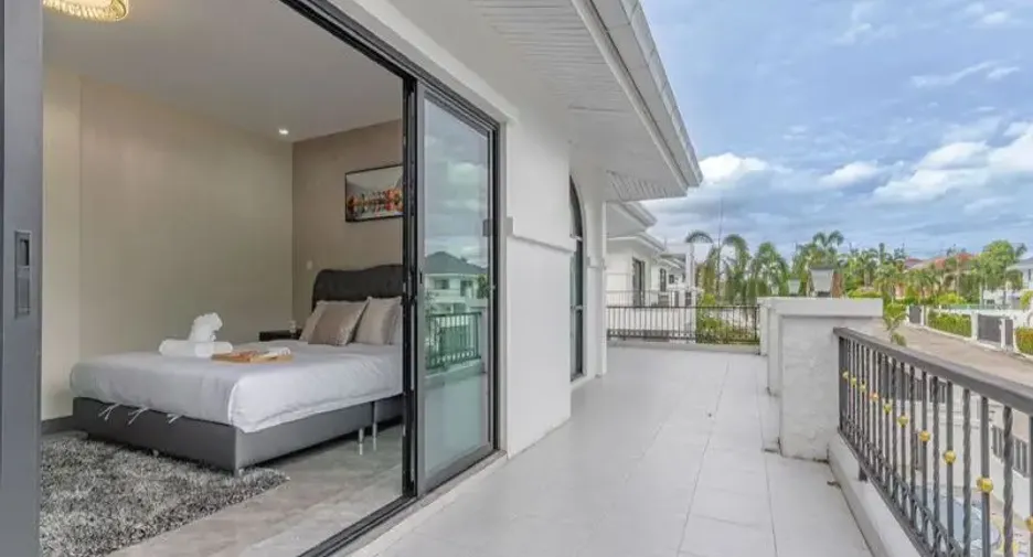 Villa zum Kauf mit 4 Zimmer in Huay Yai, Pattaya