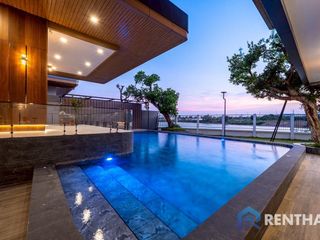 Villa zum Kauf mit 7 Zimmer in Bang Lamung, Chonburi