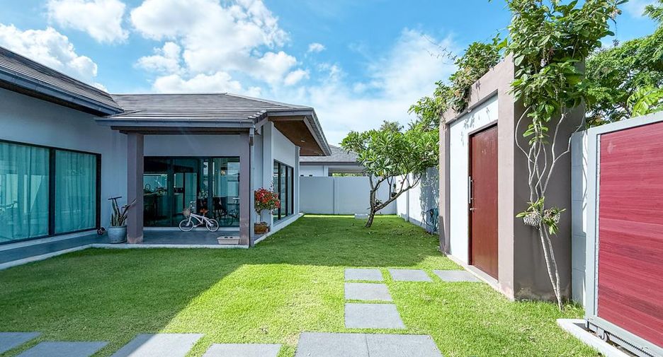 For sale 3 bedrooms house in Huay Yai, Pattaya