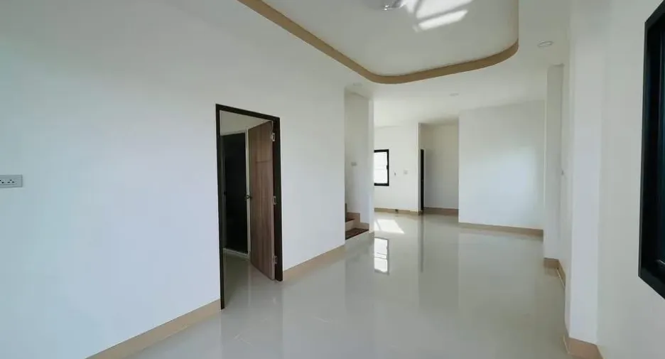 For sale 3 bedrooms house in Mae Sot, Tak