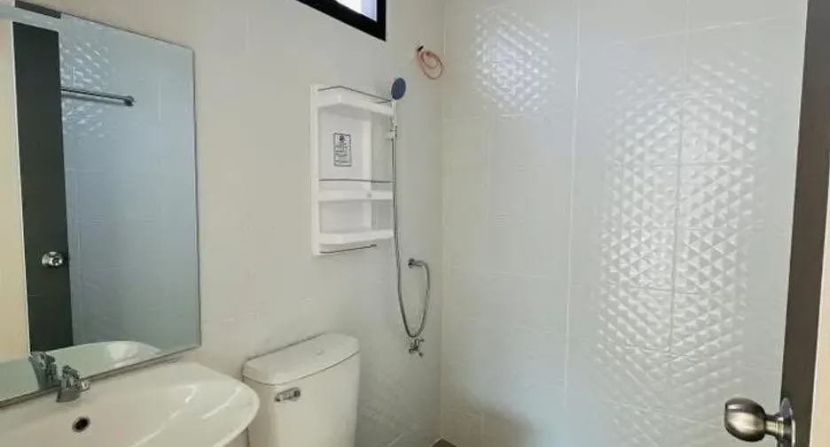 For sale 3 bedrooms house in Mae Sot, Tak