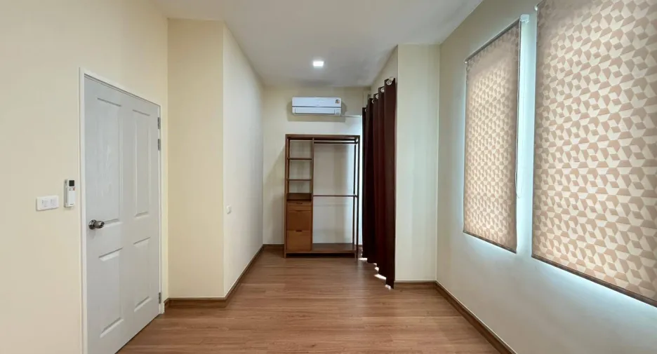 For rent 3 bedrooms townhouse in Mueang Khon Kaen, Khon Kaen