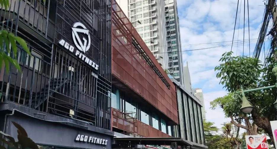 For sale and for rent 4 bedrooms retail Space in Khlong San, Bangkok