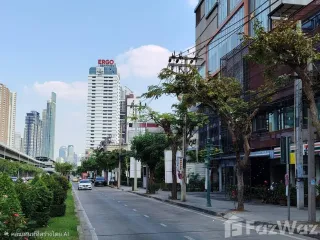 For sale and for rent 4 bedrooms retail Space in Khlong San, Bangkok