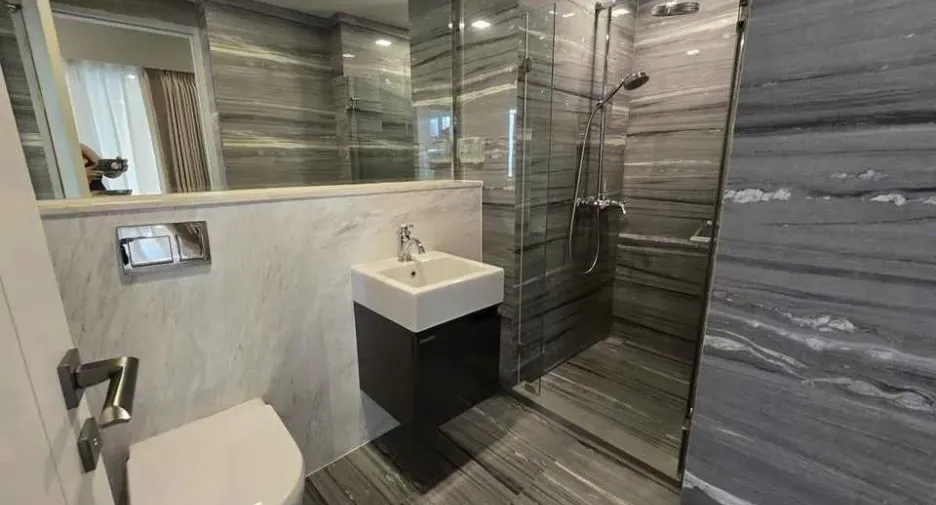 For rent 3 bedrooms condo in Watthana, Bangkok