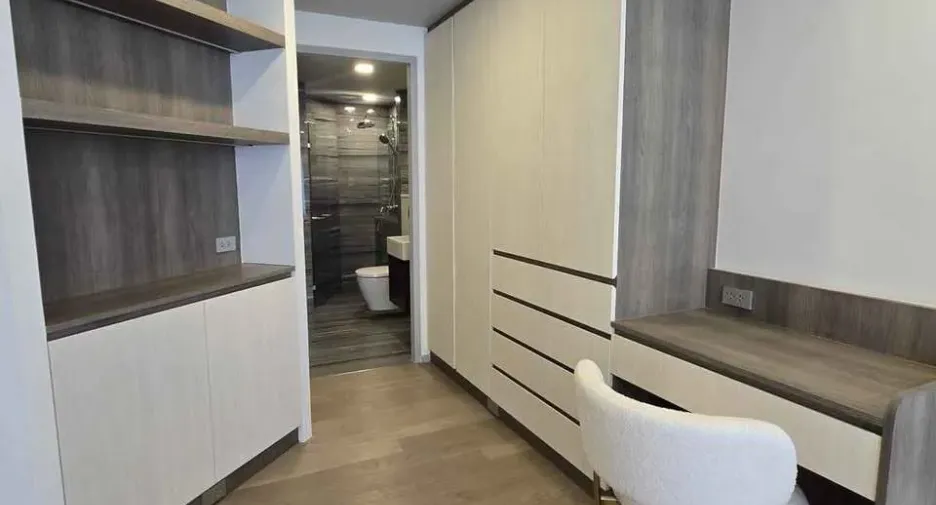 For rent 3 bedrooms condo in Watthana, Bangkok