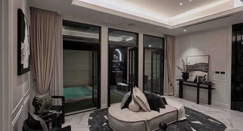 For sale 4 bedrooms house in Watthana, Bangkok