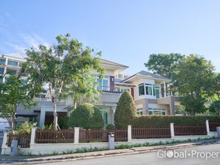 For sale 4 bedrooms house in Na Jomtien, Pattaya