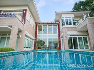 For sale 4 bedrooms house in Na Jomtien, Pattaya