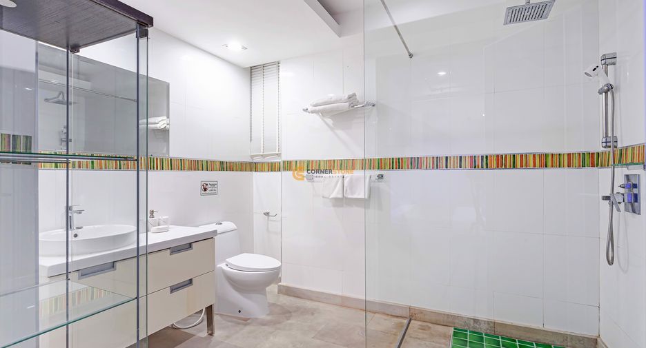 For rent and for sale 4 bedrooms house in Pratumnak, Pattaya