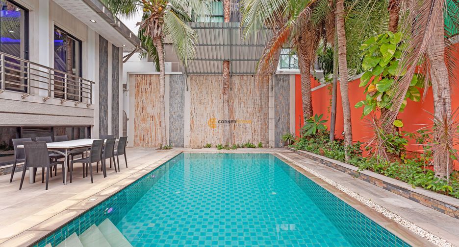 For rent and for sale 4 bedrooms house in Pratumnak, Pattaya