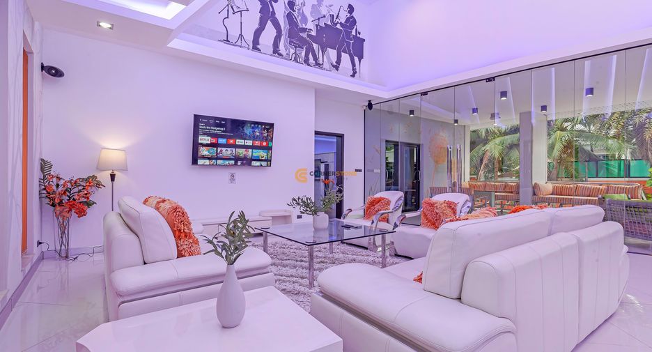 For rent and for sale 4 bedrooms house in Pratumnak, Pattaya