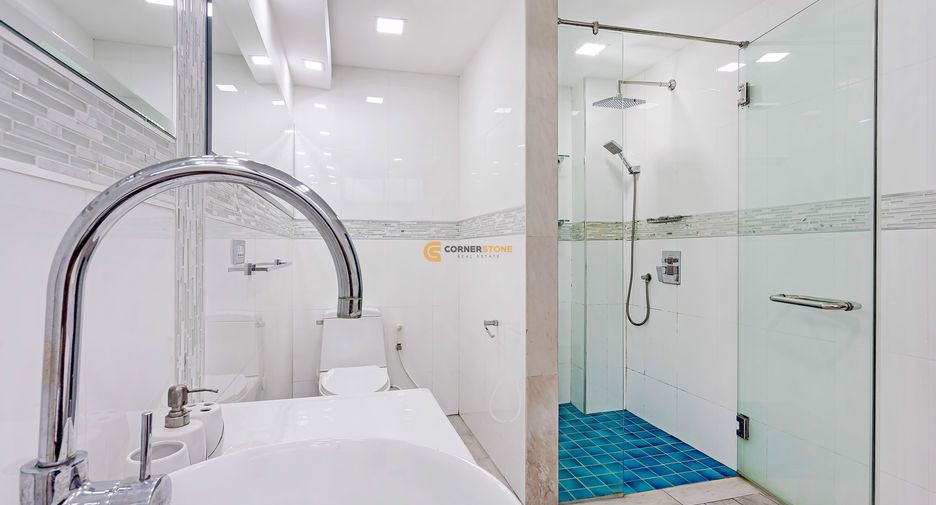 For rent and for sale 4 bedrooms house in Pratumnak, Pattaya
