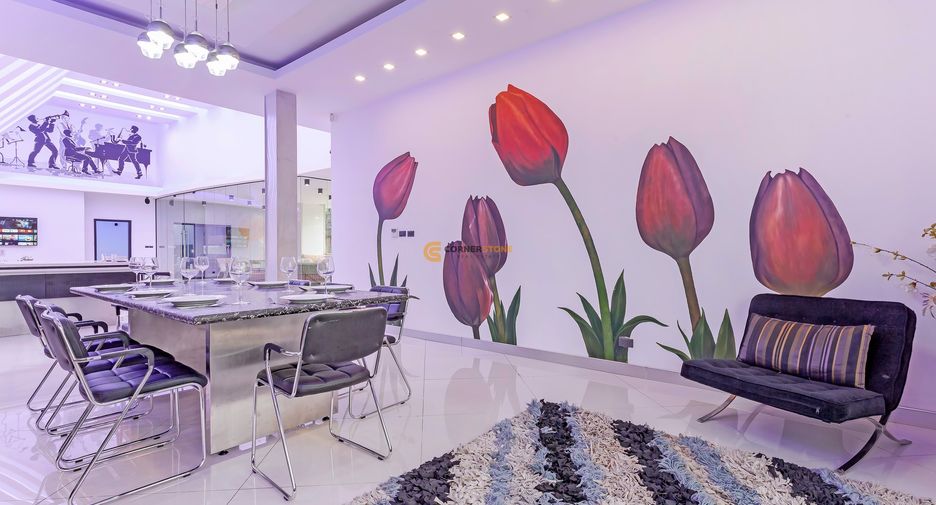 For rent and for sale 4 bedrooms house in Pratumnak, Pattaya