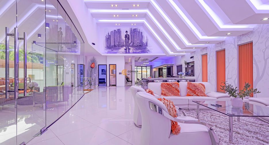 For rent and for sale 4 bedrooms house in Pratumnak, Pattaya