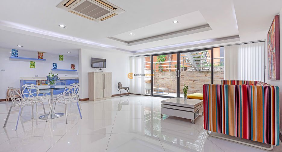 For rent and for sale 4 bedrooms house in Pratumnak, Pattaya