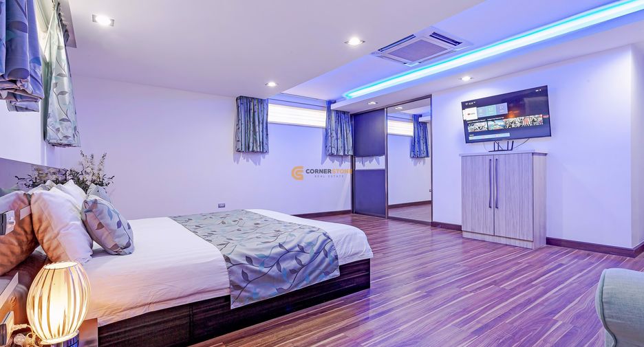 For rent and for sale 4 bedrooms house in Pratumnak, Pattaya
