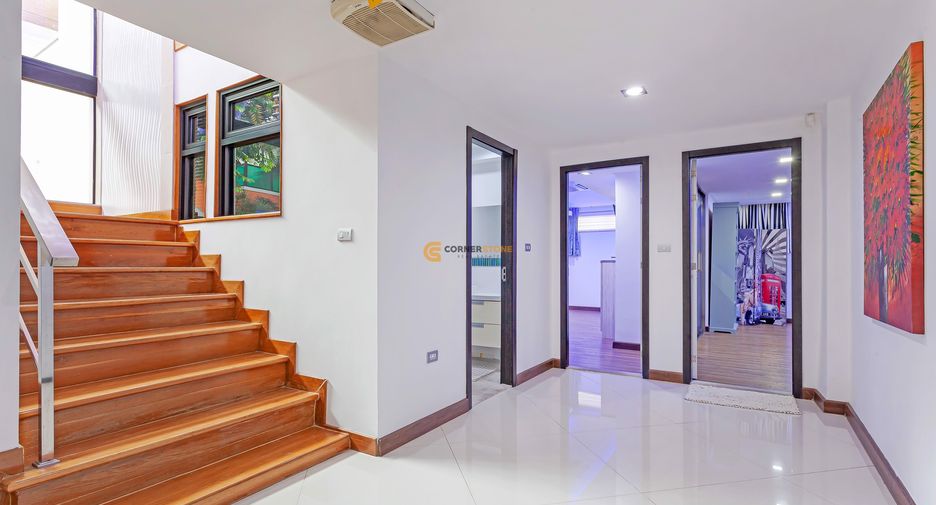 For rent and for sale 4 bedrooms house in Pratumnak, Pattaya