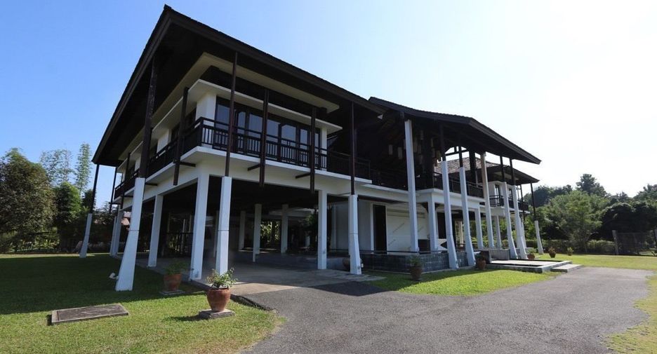 For sale 5 bedrooms villa in Hang Dong, Chiang Mai