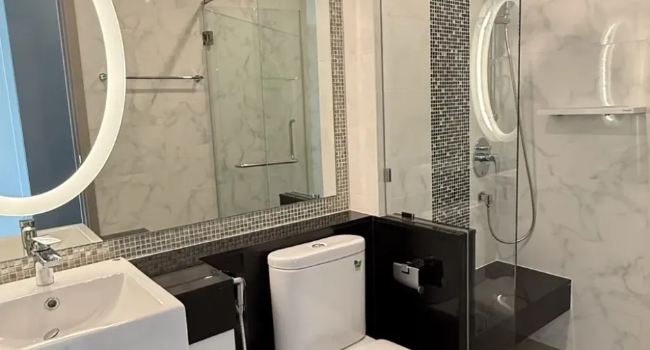 For rent 2 bedrooms condo in Watthana, Bangkok