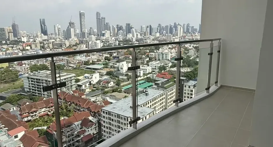 For rent 2 bedrooms condo in Watthana, Bangkok
